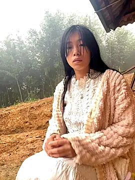 EmLy02 online show from November 2025 12:59:02 AM