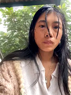 EmLy02 online show from November 2025 11:52:02 PM