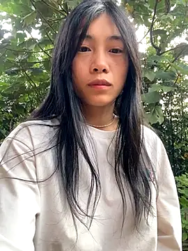 EmLy02 online show from November 2025 12:25:01 AM