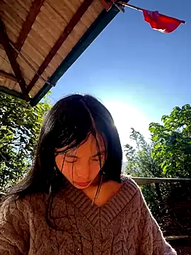 EmLy02 online show from November 2025 01:28:01 AM