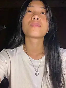 EmLy02 online show from October 2025 11:40:02 AM