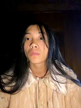 EmLy02 online show from November 2025 12:44:02 PM