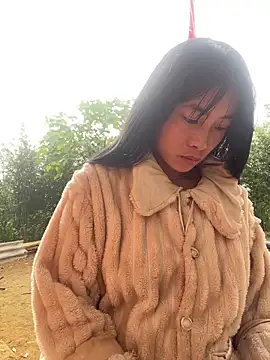 EmLy02 online show from December 2025 01:27:01 AM