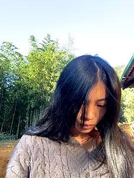 EmLy02 online show from November 2025 12:22:01 AM