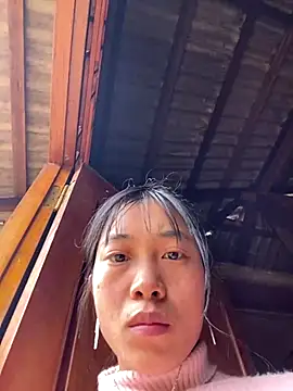 EmLy02 online show from December 2025 05:01:02 AM