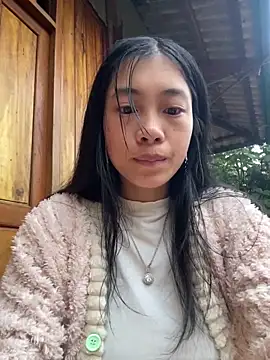 EmLy02 online show from November 2025 11:41:02 PM