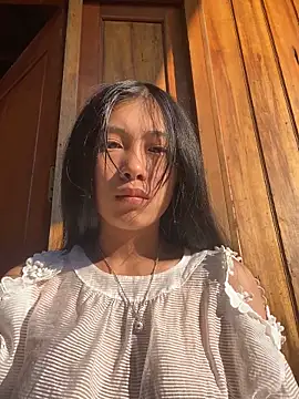 EmLy02 online show from November 2025 01:04:02 AM