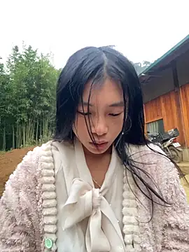 EmLy02 online show from November 2025 11:26:01 PM