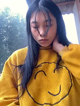 EmLy02 online show from November 2025 12:48:02 AM