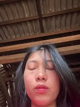 EmLy02 online show from April 2026 12:04:01 AM