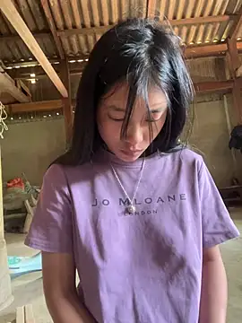 EmLy02 online show from April 2026 04:19:01 AM