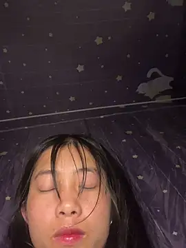 EmLy02 online show from March 2026 02:33:01 AM