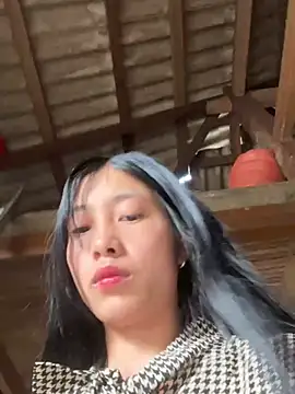 EmLy02 online show from April 2026 01:01:02 AM