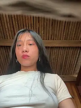 EmLy02 online show from April 2026 01:09:02 AM