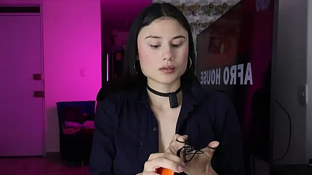 VioletaLorette online show from November 2025 11:41:02 PM