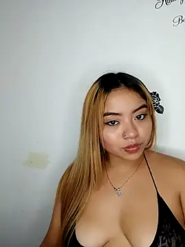 Emily  Hott online show from March 2026 11:39:02 PM