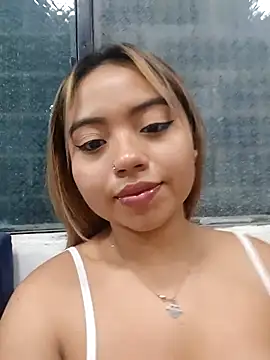 Emily  Hott online show from November 2025 06:28:02 AM