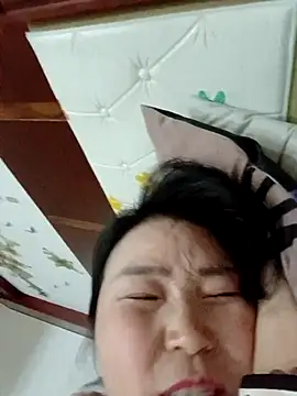 lingling5200 online show from December 2025 01:35:01 PM