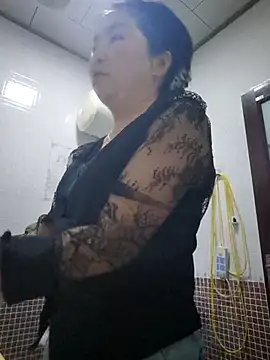lingling5200 online show from April 2026 03:10:02 PM
