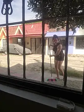 Nina vallon online show from November 2025 01:26:02 PM