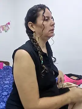 Snapshot of Nina_vallon chatting on October 2025 10:49:02 AM Nina vallon online show from October 2025 10:49:02 AM