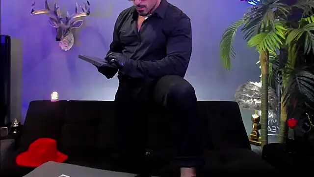 dennis cox1 online show from April 2026 12:01:02 PM