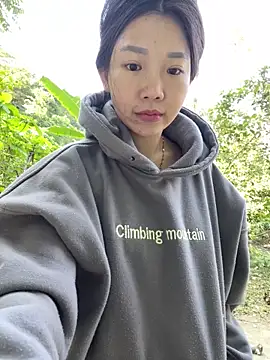 Miumieu online show from November 2025 02:01:03 AM