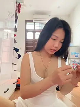 Miumieu online show from October 2025 02:56:02 AM