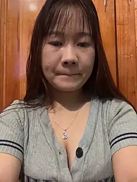 qinejr37 online show from October 2025 11:52:01 PM