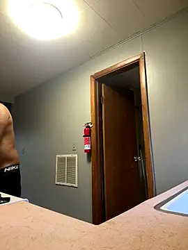 Snapshot of Kingstrokezxx chatting on November 2025 09:30:02 PM Kingstrokezxx online show from November 2025 09:30:02 PM