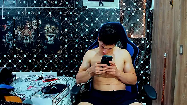 javiersexymann online show from March 2026 08:03:01 PM