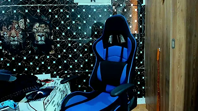 javiersexymann online show from May 2026 09:52:02 PM