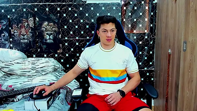 javiersexymann online show from February 2026 08:30:01 PM