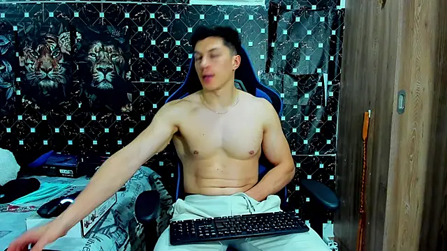 javiersexymann online show from May 2026 11:30:02 PM