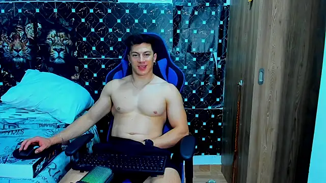 Snapshot of javiersexymann chatting on December 2025 05:44:01 AM javiersexymann online show from December 2025 05:44:01 AM