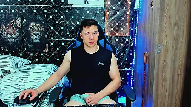 javiersexymann online show from June 2026 04:46:01 PM