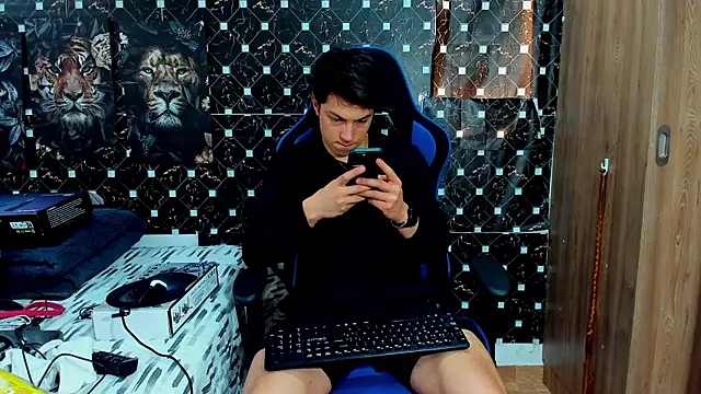 javiersexymann online show from March 2026 08:43:02 PM