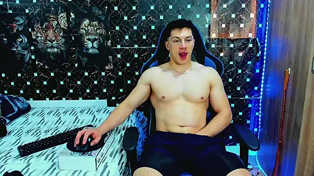 javiersexymann online show from June 2026 05:17:02 PM