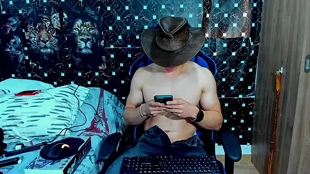 javiersexymann online show from February 2026 08:30:01 PM