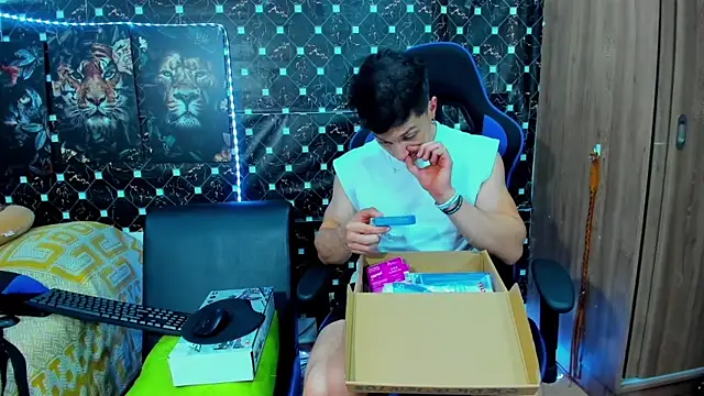 Snapshot of javiersexymann chatting on October 2025 09:51:02 PM javiersexymann online show from October 2025 09:51:02 PM