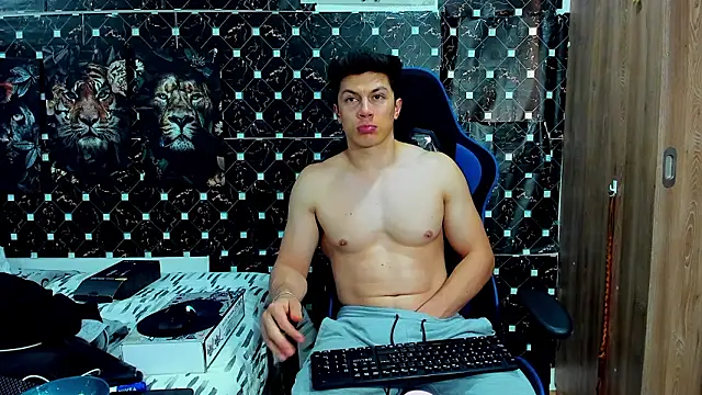 javiersexymann online show from March 2026 10:12:01 PM