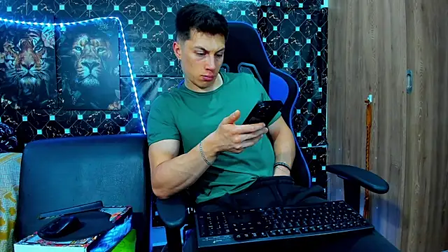 Snapshot of javiersexymann chatting on September 2025 11:45:02 PM javiersexymann online show from September 2025 11:45:02 PM