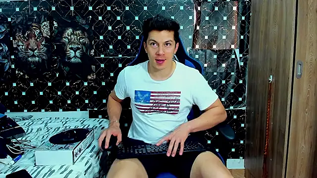 javiersexymann online show from March 2026 07:04:02 PM