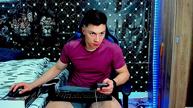 javiersexymann online show from July 2026 11:00:01 PM
