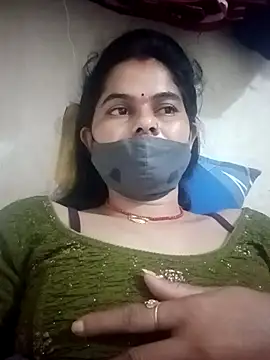 Snapshot of JULEE-740 chatting on November 2025 10:14:01 PM JULEE-740 online show from November 2025 10:14:01 PM