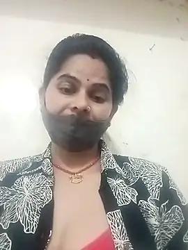 Snapshot of JULEE-740 chatting on December 2025 10:50:02 AM JULEE-740 online show from December 2025 10:50:02 AM