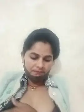 Snapshot of JULEE-740 chatting on December 2025 08:31:01 AM JULEE-740 online show from December 2025 08:31:01 AM