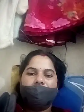 Snapshot of JULEE-740 chatting on November 2025 11:43:02 PM JULEE-740 online show from November 2025 11:43:02 PM