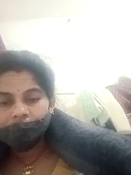 Snapshot of JULEE-740 chatting on November 2025 05:18:01 PM JULEE-740 online show from November 2025 05:18:01 PM