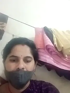 Snapshot of JULEE-740 chatting on November 2025 05:52:02 PM JULEE-740 online show from November 2025 05:52:02 PM